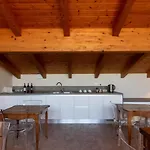 Casa Isolani Santo Stefano Bed & Breakfast