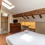 Casa Isolani Santo Stefano Bed & Breakfast