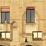 Casa Isolani Santo Stefano Bed & Breakfast 4*