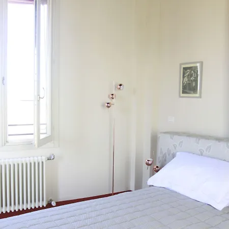 Casa Isolani Santo Stefano Bed & Breakfast 4*