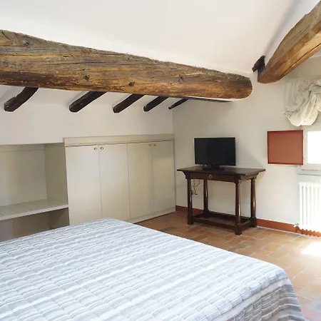 Casa Isolani Charms Santo Stefano Bed & Breakfast