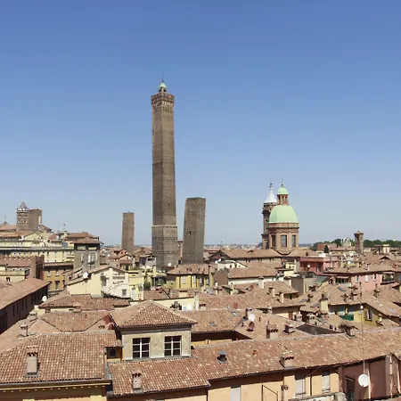 Casa Isolani Charms Santo Stefano 4*