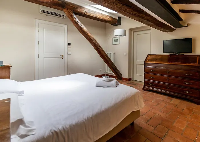 Casa Isolani Charms Santo Stefano 4*