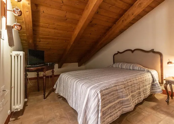 Casa Isolani Charms Santo Stefano 4*