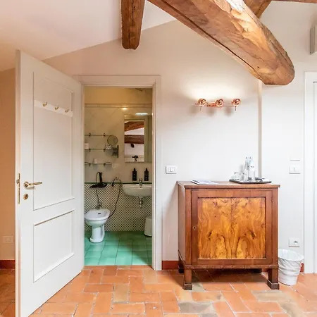 Casa Isolani Charms Santo Stefano 3*