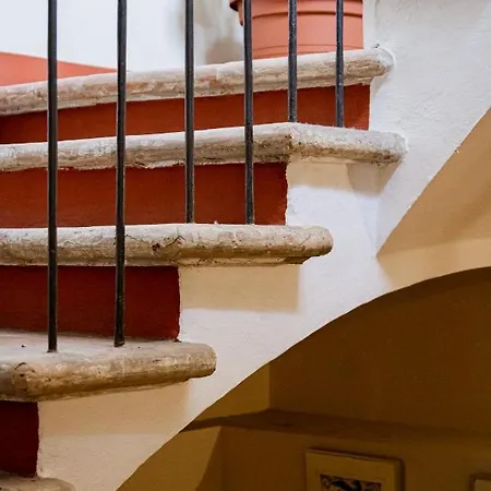 Casa Isolani Charms Santo Stefano 3*