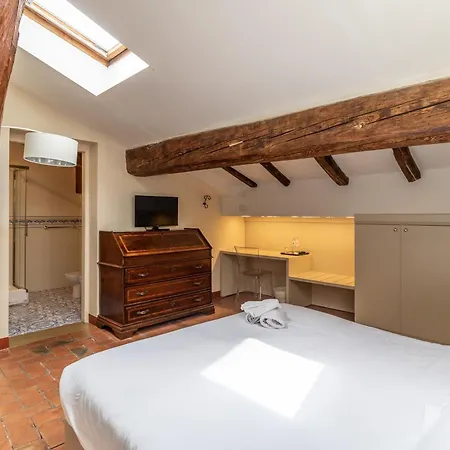 Casa Isolani Charms Santo Stefano Bed & Breakfast
