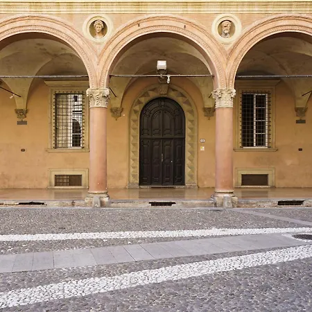 Casa Isolani Charms Santo Stefano Bed & Breakfast
