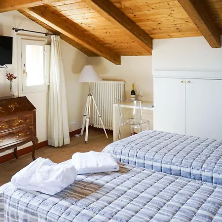 Casa Isolani Charms Santo Stefano 3* Bologna